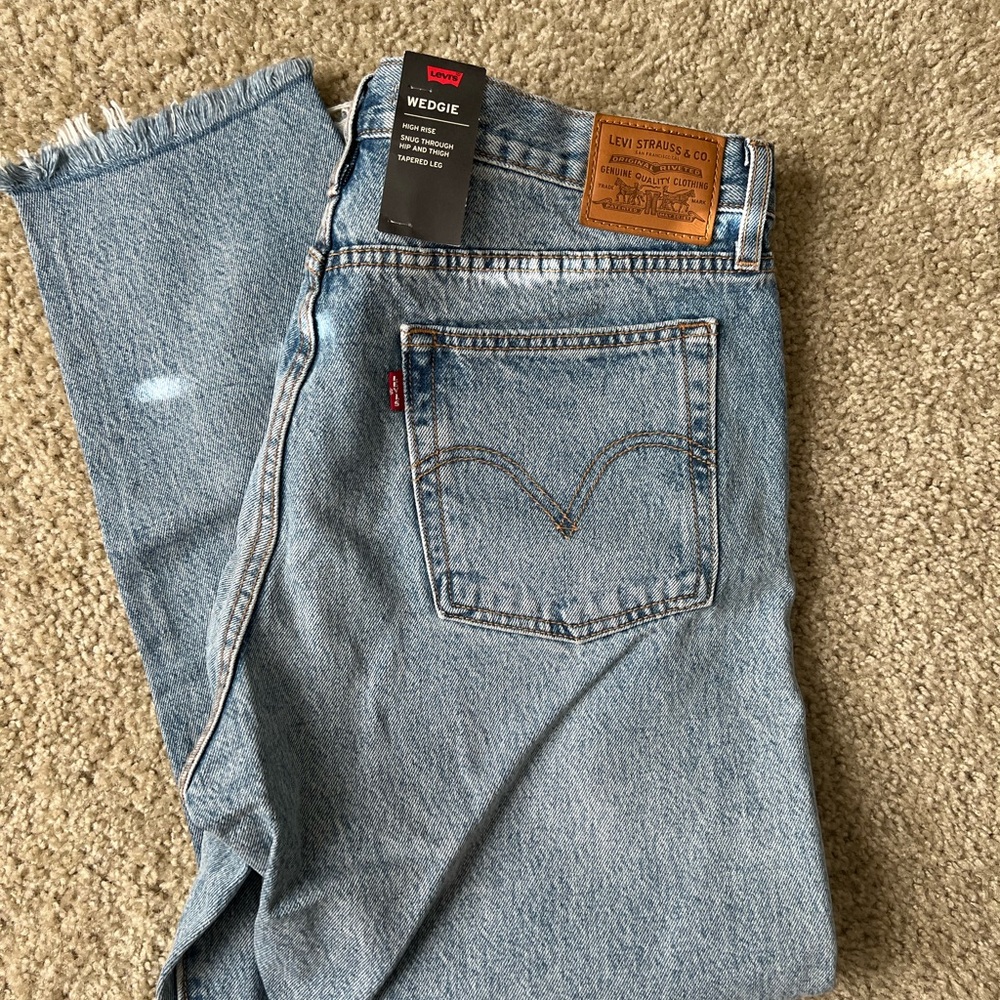 LEVI WEDGIE JEANS